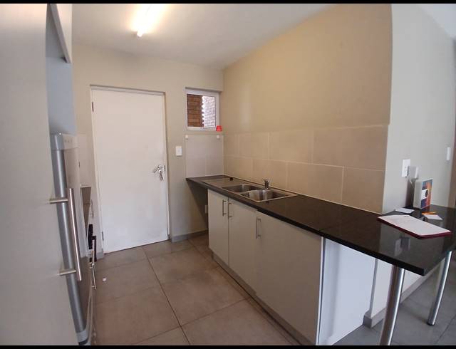 2 BEDROOM TOWNHOUSE FOR SALE IN ALBEMARLE